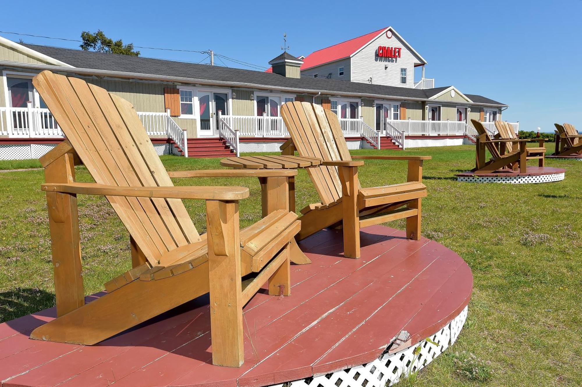 Motel Et Chalets Bo-Fleuve Evangeline Saint-Siméon Zimmer foto