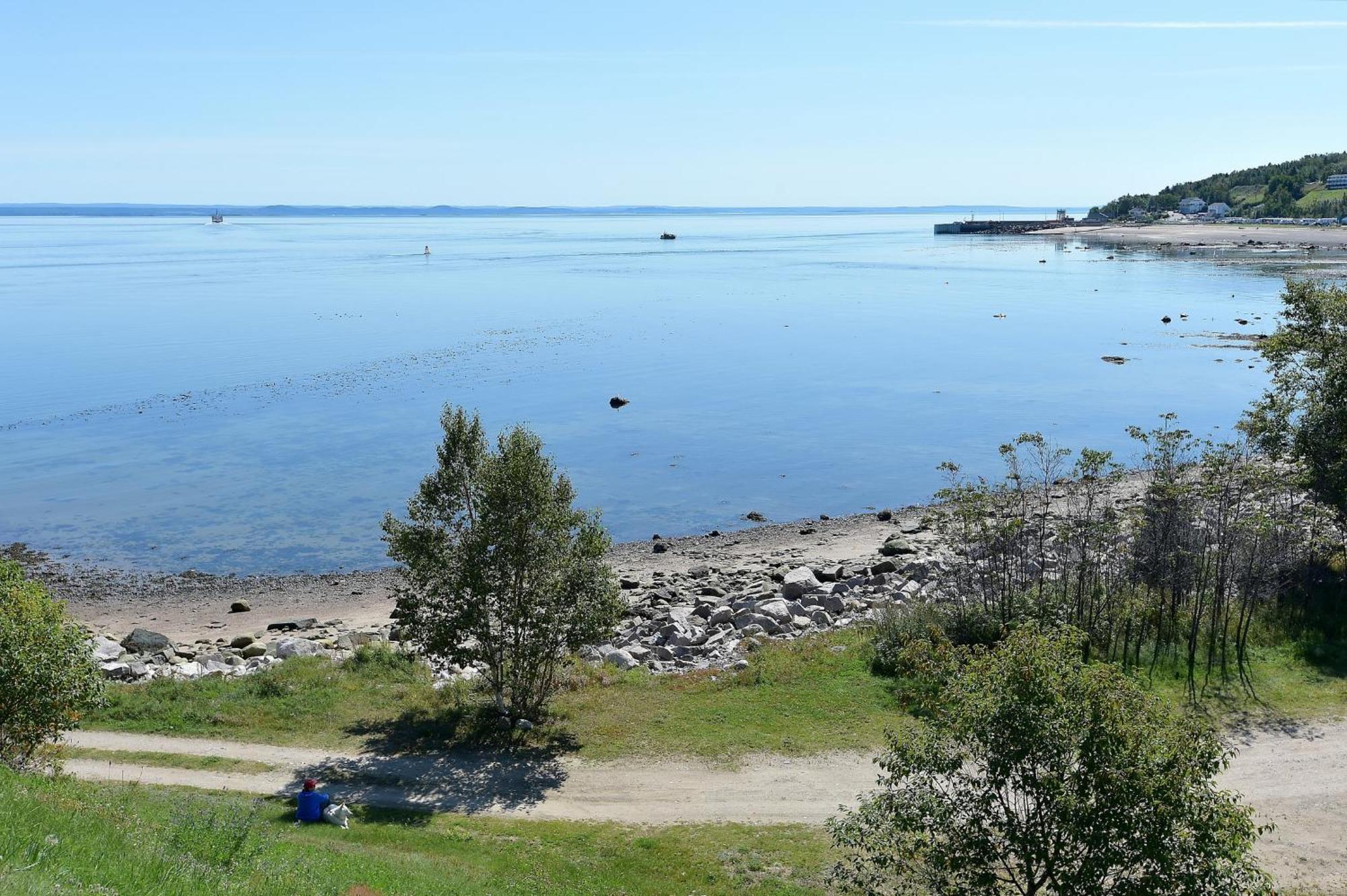 Motel Et Chalets Bo-Fleuve Evangeline Saint-Siméon Zimmer foto