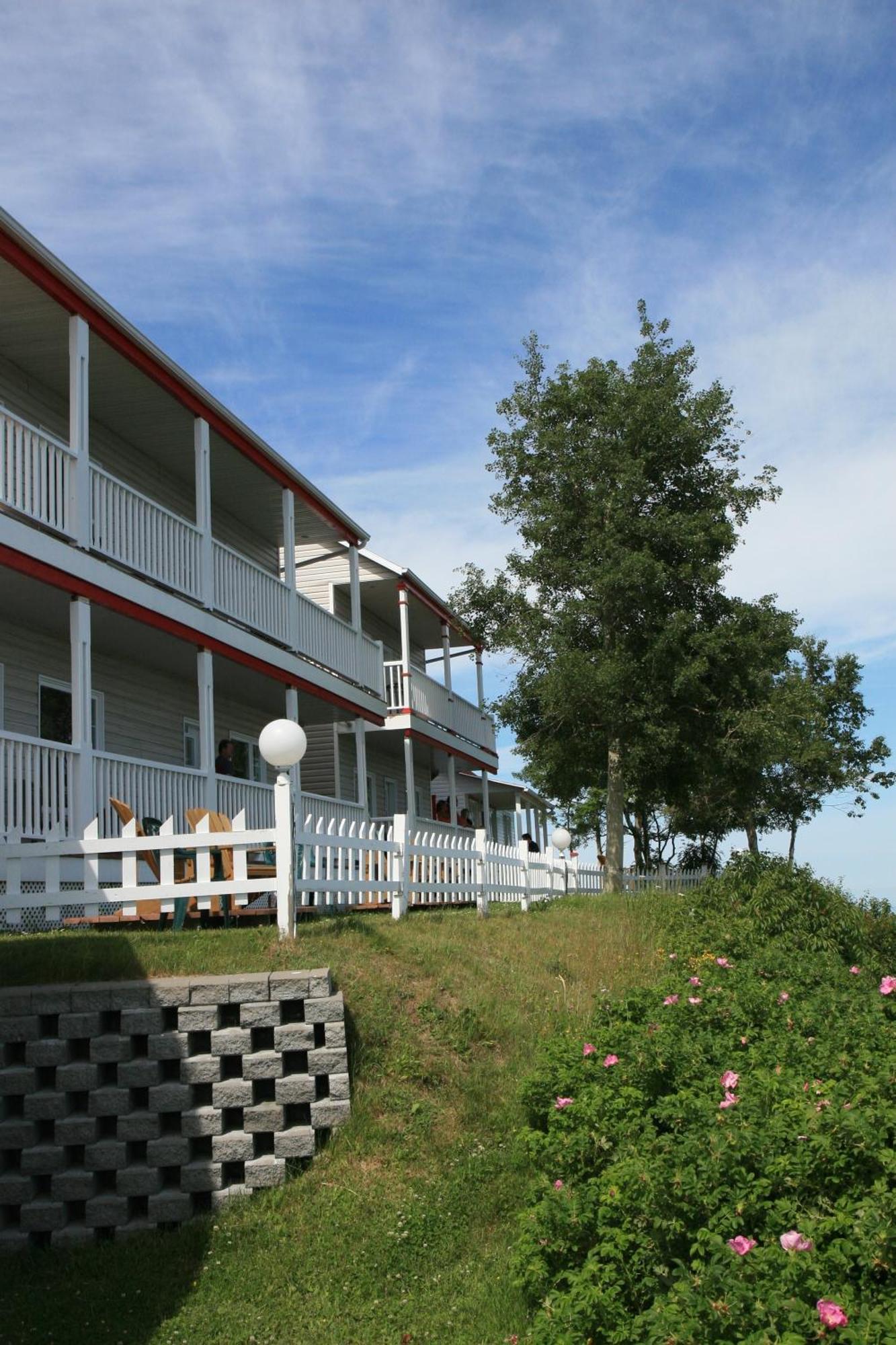 Motel Et Chalets Bo-Fleuve Evangeline Saint-Siméon Zimmer foto